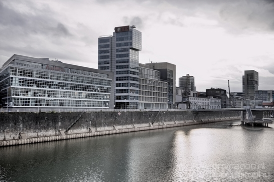 Cityscape_urban_street_city_Dusseldorf_Germany_Photography_067_Canon_EOS_5D_Mark_IV.JPG