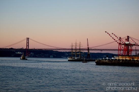 Ponte_de_Abril_bridge_Lisbon_Portugal_City_urban_street_Cityscape_Photography_013_Canon_EOS_5D_Mark_IV.JPG