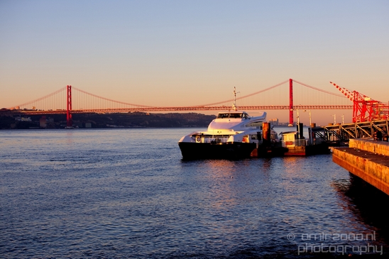 Ponte_de_Abril_bridge_Lisbon_Portugal_City_urban_street_Cityscape_Photography_017_Canon_EOS_5D_Mark_IV.JPG
