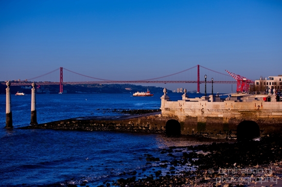 Ponte_de_Abril_bridge_Lisbon_Portugal_City_urban_street_Cityscape_Photography_021_Canon_EOS_5D_Mark_IV.JPG