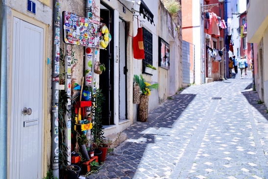 Street_Art_Lisbon_Lisboa_Portugal_City_urban_Cityscape_Photography_003_Canon_EOS_5D_Mark_IV.JPG