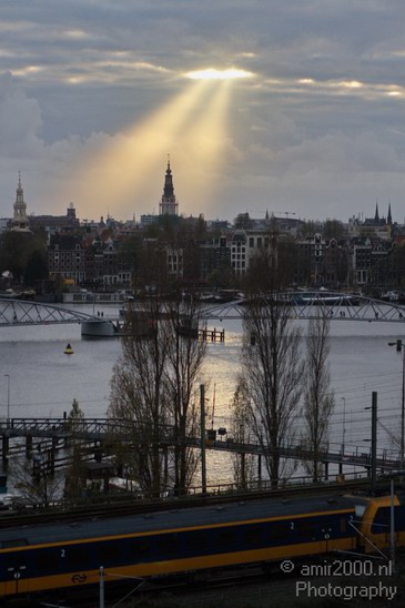 Sun_Rays_over_Amsterdam_Netherlands_Cityscape_Photography_003_Canon_EOS_7D.JPG