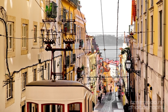 The_Remodelado_Tram_Lisbon_transportation_Lisboa_Portugal_City_urban_street_Cityscape_Photography_014_Canon_EOS_5D_Mark_IV.JPG