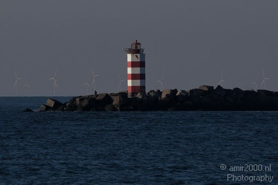 At_the_edge_of_sea_Miscellaneous_Photography_001_Canon_EOS_7D.JPG