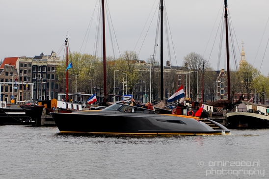 Boat_watercraft_in_Amsterdam_canals_transportation_Netherlands_Miscellaneous_Photography_001_Canon_EOS_5D_Mark_IV.JPG