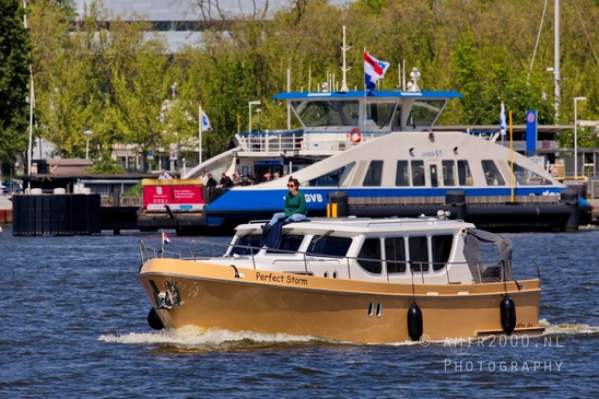 Boat_watercraft_in_Amsterdam_canals_transportation_Netherlands_Miscellaneous_Photography_010_Canon_EOS_5D_Mark_IV.JPG