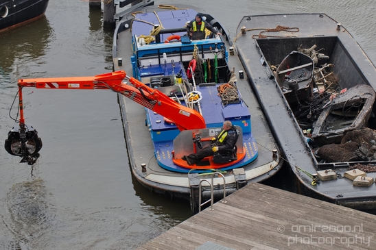 Cleaning_of_Amsterdam_canals_urban_Netherlands_Miscellaneous_Photography_002_Canon_EOS_5D_Mark_IV.JPG
