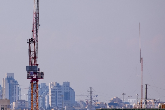 Cranes_Tel_Israel_new_construction_city_Miscellaneous_Photography_001_Canon_EOS_5D_Mark_IV.JPG