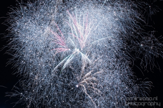 Fireworks_long_exposure_new_year_Photography_Miscellaneous_019_Canon_EOS_5D_Mark_IV.JPG