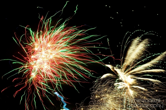 Fireworks_long_exposure_new_year_Photography_Miscellaneous_021_Canon_EOS_5D_Mark_IV.JPG