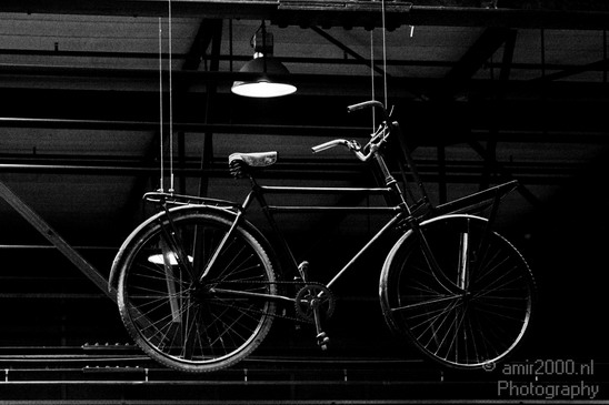 Hanging_bicycle_Miscellaneous_Photography_001_Canon_EOS_50D.JPG