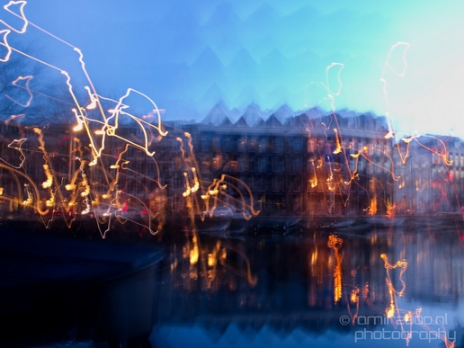 Abstract_blurry_light_painting_Night_Photography_001_Canon_EOS_5D_Mark_IV.JPG