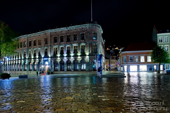 Bergen_at_Night_the_capital_of_Fjord_Norway_City_urban_street_Photography_009_Canon_EOS_5D_Mark_IV.JPG