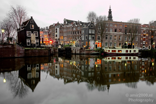 Night_Amsterdam_centrum_canals_Netherlands_Photography_012_Canon_EOS_5D_Mark_IV.JPG