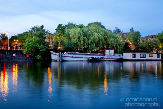 Night_Amsterdam_centrum_canals_cityscape_Netherlands_Photography_002_Canon_EOS_5D_Mark_IV.JPG