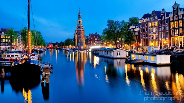 Night_Amsterdam_centrum_canals_cityscape_Netherlands_Photography_006_Canon_EOS_5D_Mark_IV.JPG