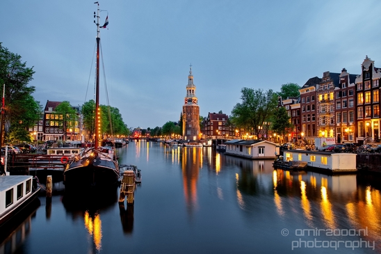 Night_Amsterdam_centrum_canals_cityscape_Netherlands_Photography_007_Canon_EOS_5D_Mark_IV.JPG