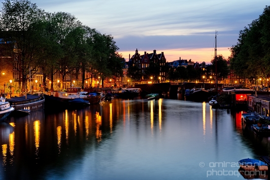 Night_Amsterdam_centrum_canals_cityscape_Netherlands_Photography_010_Canon_EOS_5D_Mark_IV.JPG