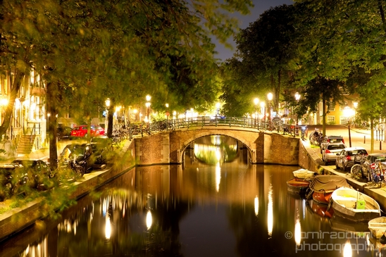 Night_Amsterdam_centrum_canals_cityscape_Netherlands_Photography_019_Canon_EOS_5D_Mark_IV.JPG