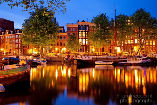 Night_Amsterdam_centrum_canals_cityscape_Netherlands_Photography_028_Canon_EOS_5D_Mark_IV.JPG