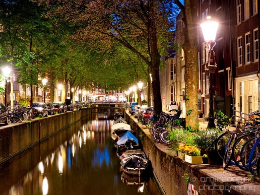 Night_Amsterdam_centrum_canals_cityscape_Netherlands_Photography_029_Canon_EOS_5D_Mark_IV.JPG