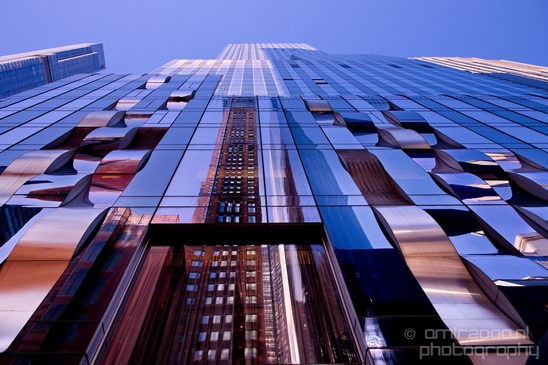 Looking_up_skyscrappers_Manhattan_NYC_street_Photography_024_Canon_EOS_5D_Mark_IV.JPG
