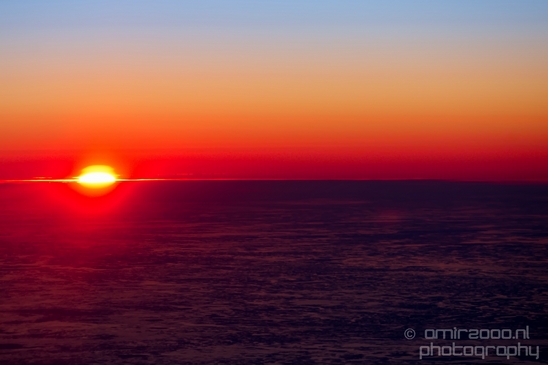 Sunrise_over_Greenland_transatlantic_flight_to_USA_landscape_Nature_Photography_009_Canon_EOS_5D_Mark_IV.JPG